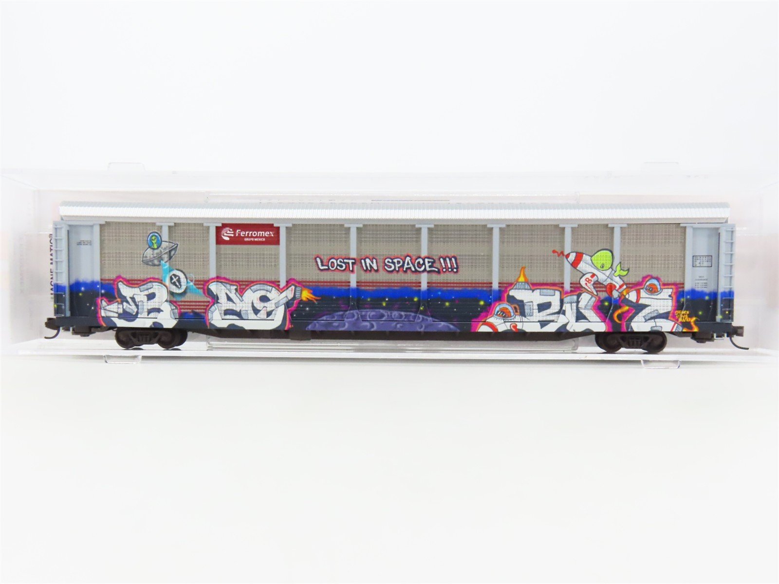 N Micro-Trains MTL 11144290 ETTX Ferromex 89' Tri-Level Auto Rack w/ Graffiti