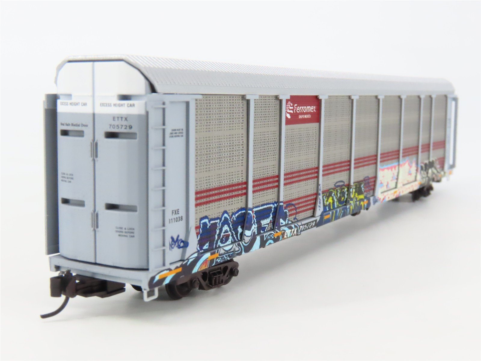 N Micro-Trains MTL 11144290 ETTX Ferromex 89' Tri-Level Auto Rack w/ Graffiti