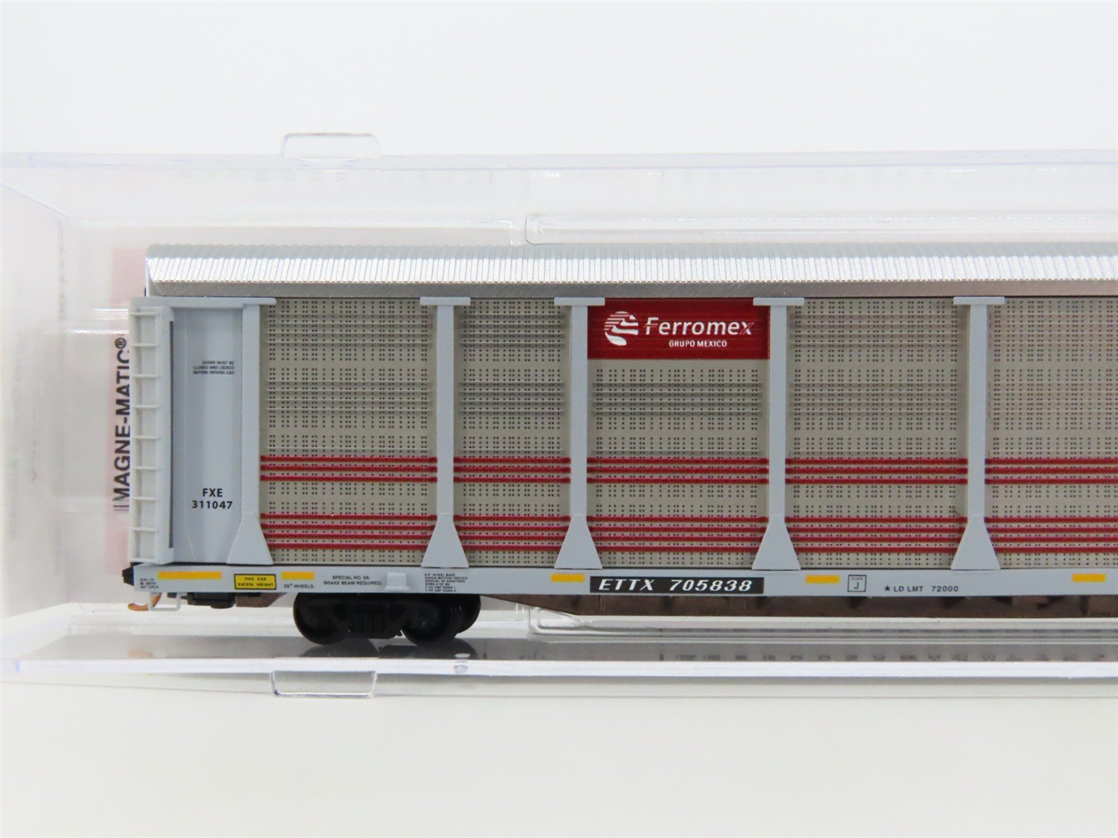 N Scale Micro-Trains MTL 11100290 ETTX Ferromex 89' Tri-Level Auto Rack #705838