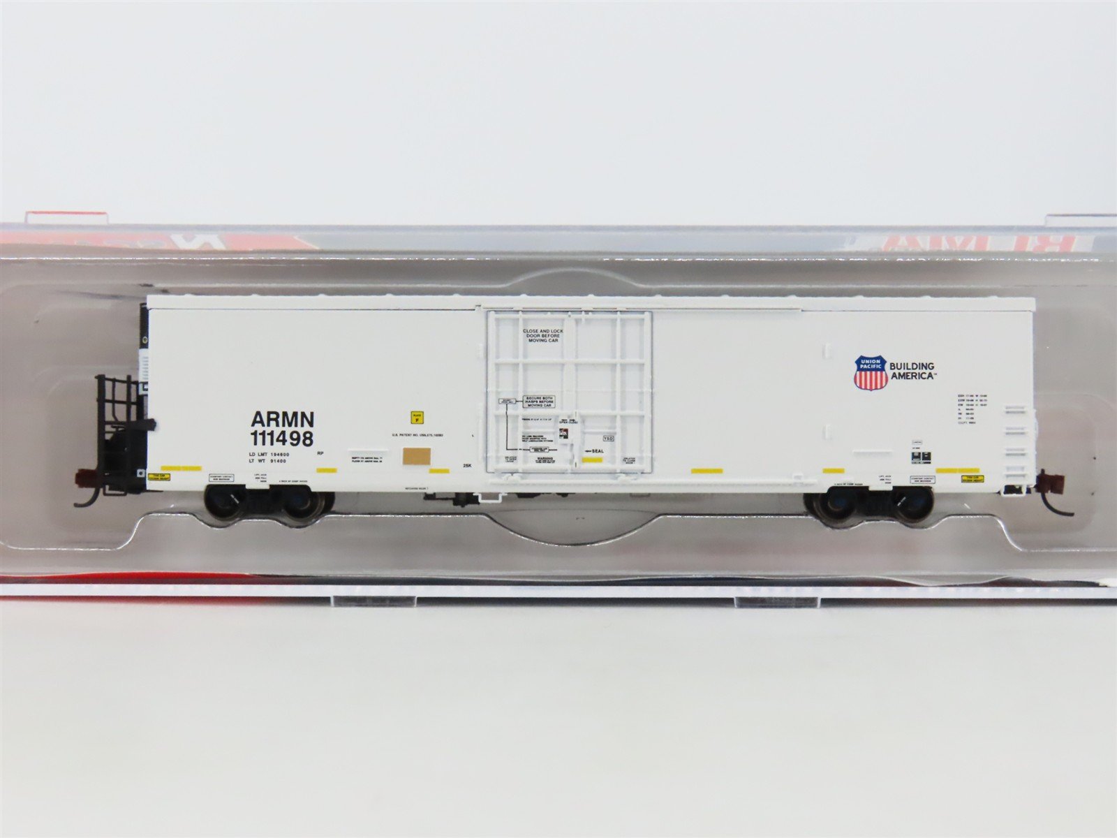 N Scale BLMA Models 15024 ARMN Union Pacific Trinity 64' Modern Reefer #111498