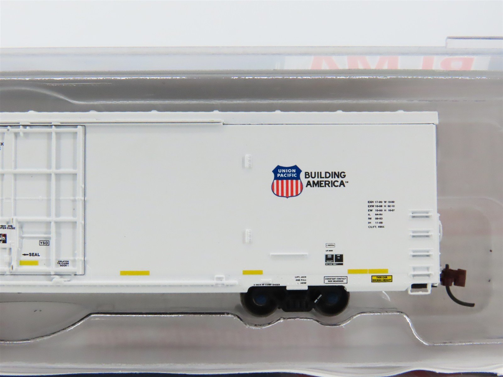 N Scale BLMA Models 15024 ARMN Union Pacific Trinity 64' Modern Reefer #111498