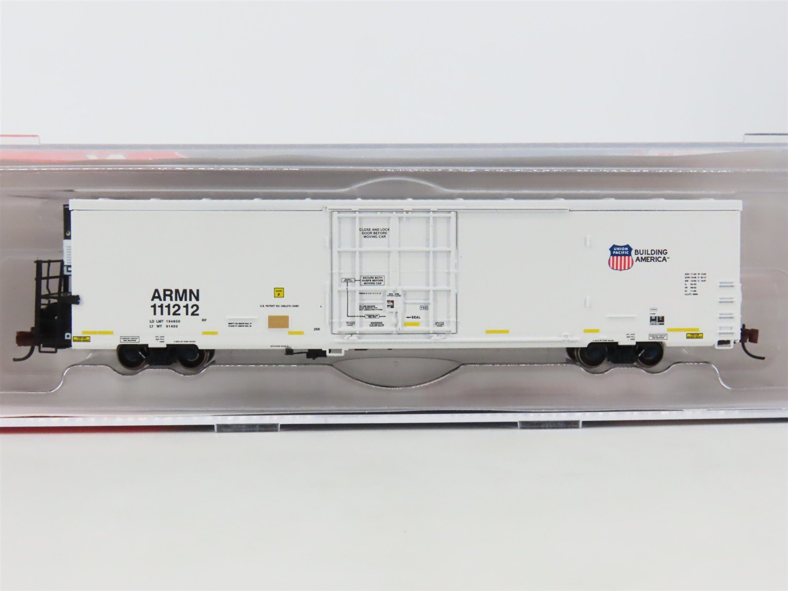 N Scale BLMA Models 15009 ARMN Union Pacific Trinity 64' Modern Reefer #111212