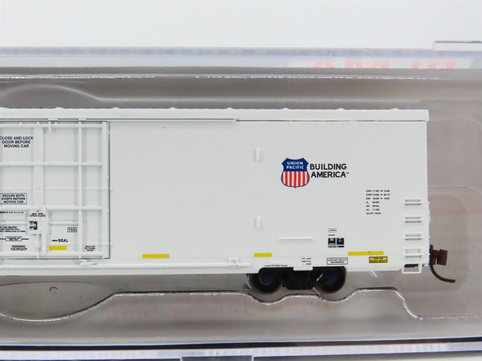 N Scale BLMA Models 15012 ARMN Union Pacific Trinity 64' Modern Reefer #111257