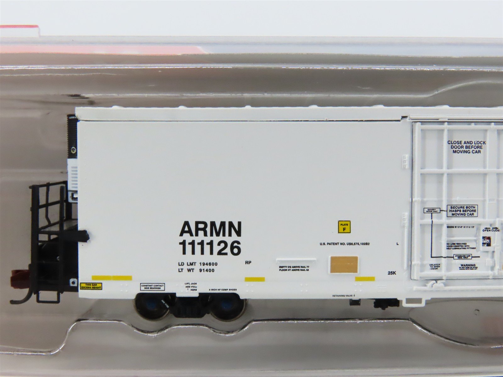 N Scale BLMA Models 15006 ARMN Union Pacific Trinity 64' Modern Reefer #111126