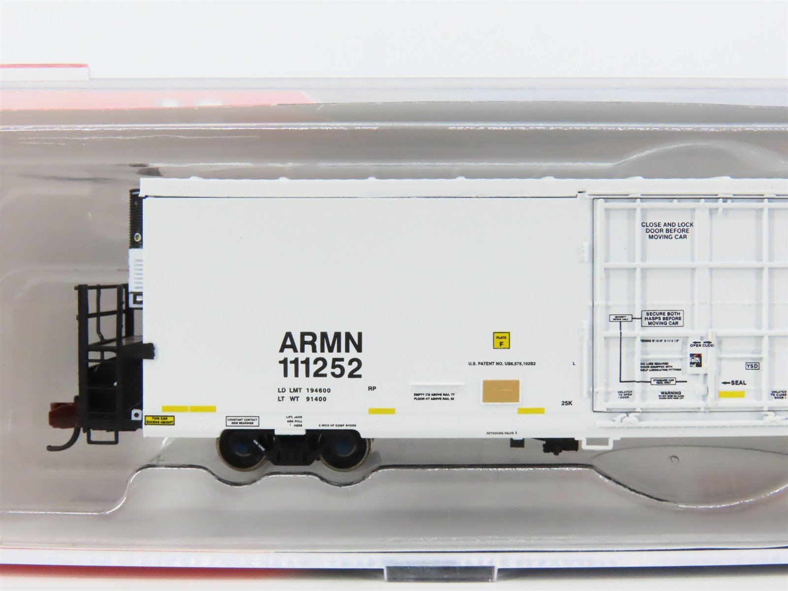 N Scale BLMA Models 15011 ARMN Union Pacific Trinity 64' Modern Reefer #111252