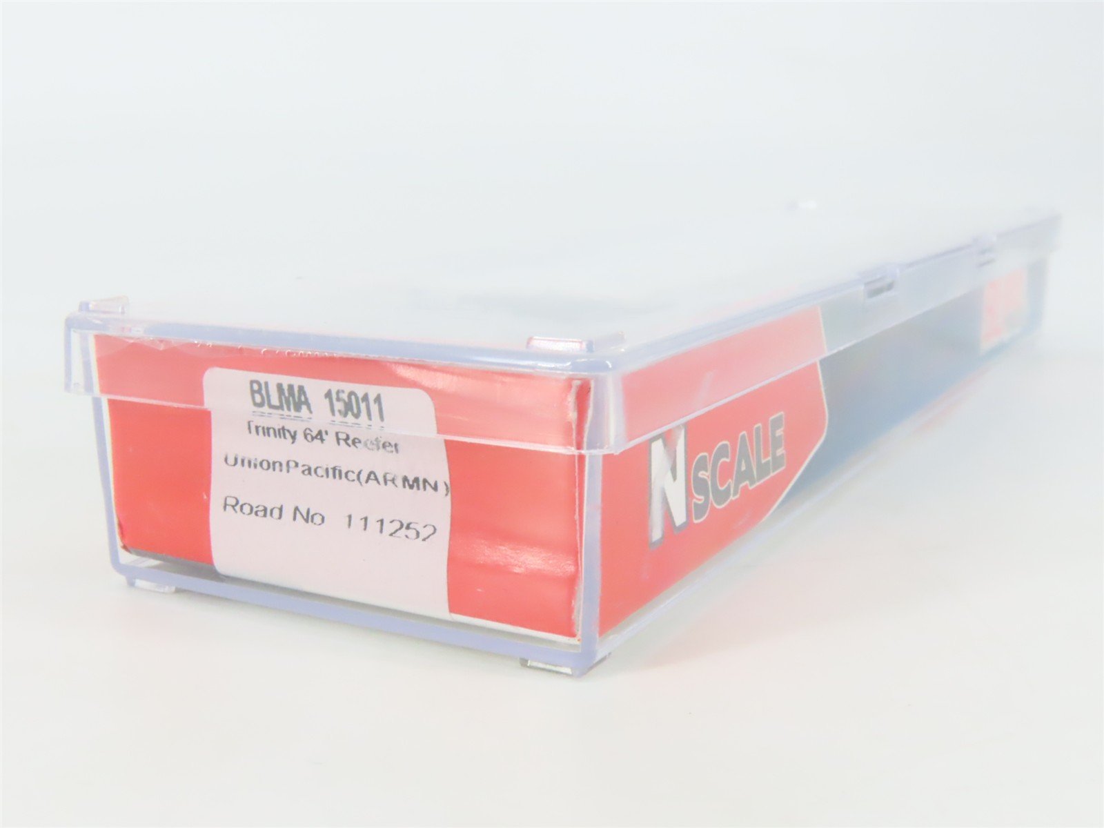 N Scale BLMA Models 15011 ARMN Union Pacific Trinity 64' Modern Reefer #111252