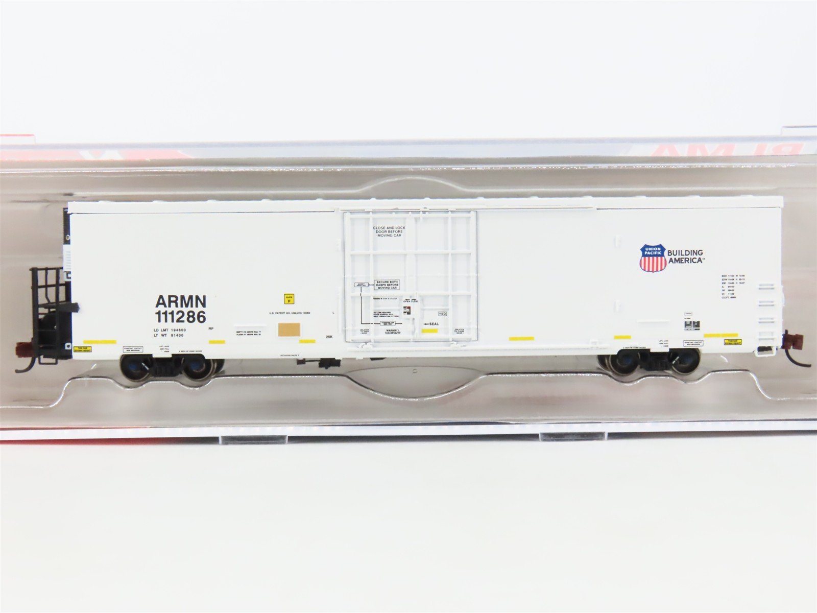N Scale BLMA Models 15015 ARMN Union Pacific Trinity 64' Modern Reefer #111286