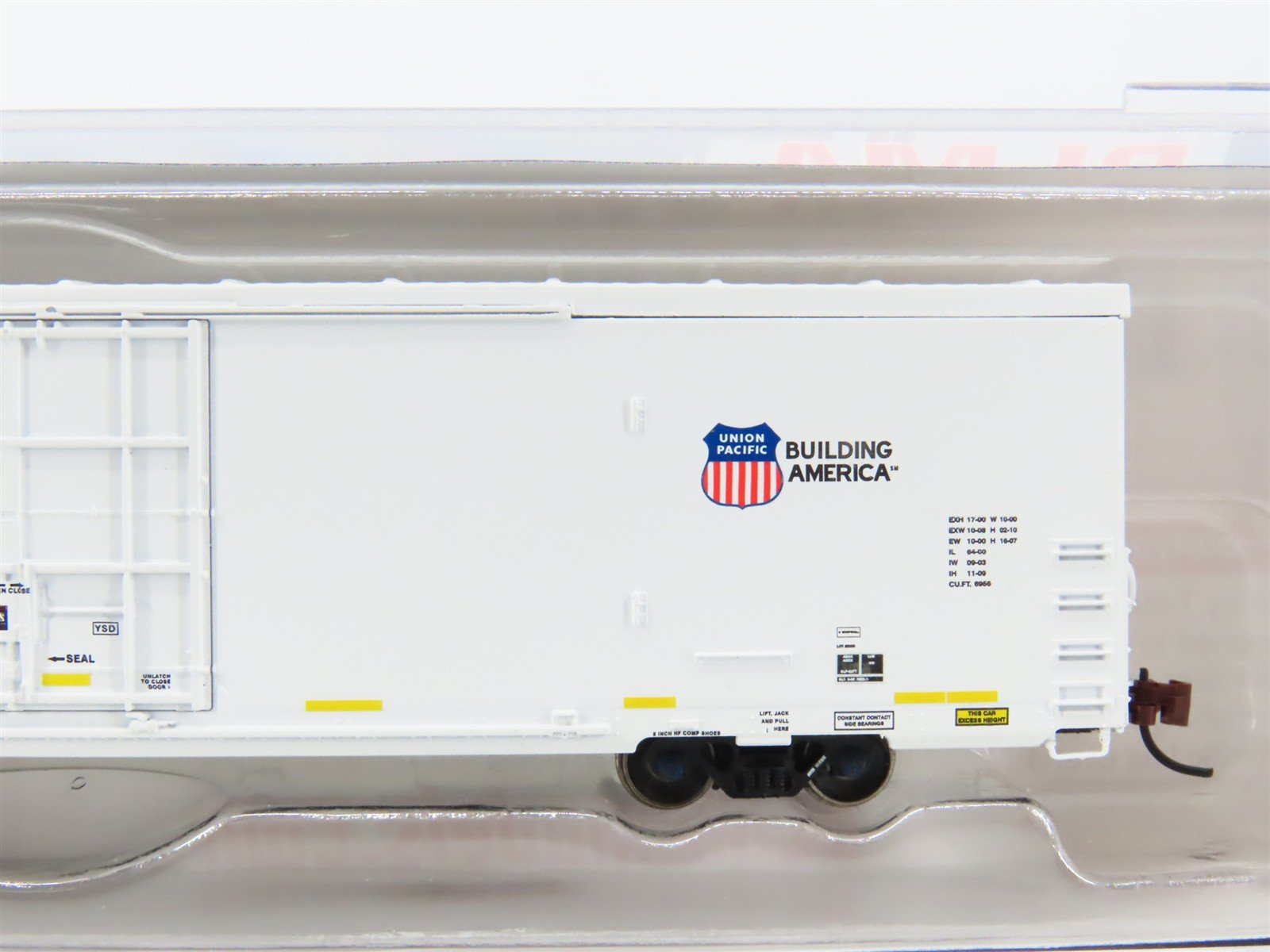 N Scale BLMA Models 15015 ARMN Union Pacific Trinity 64' Modern Reefer #111286