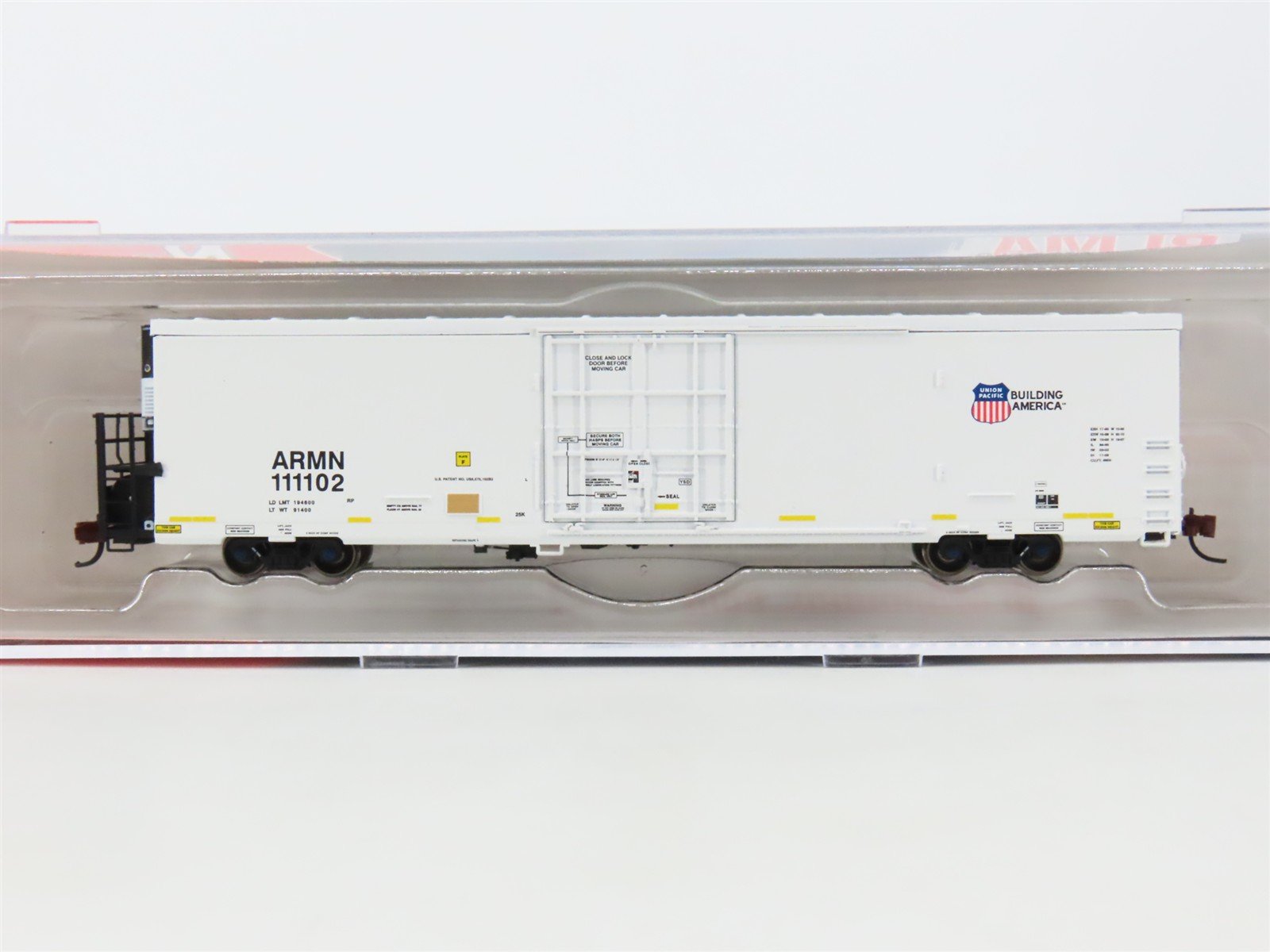 N Scale BLMA Models 15005 ARMN Union Pacific Trinity 64' Modern Reefer #111102