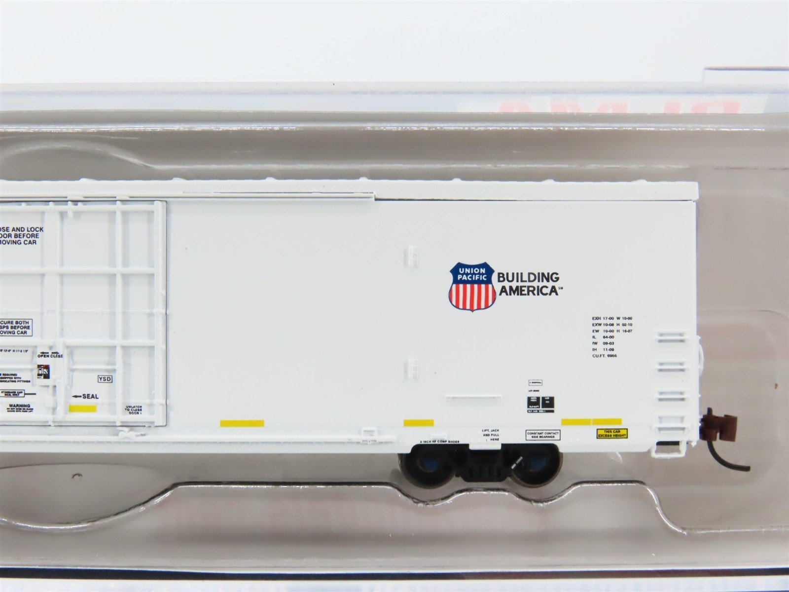 N Scale BLMA Models 15010 ARMN Union Pacific Trinity 64' Modern Reefer #111249