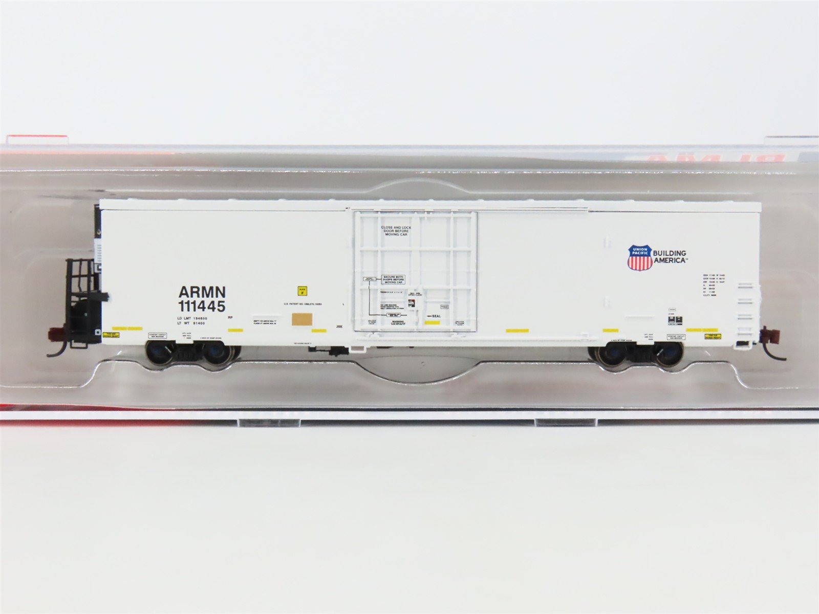 N Scale BLMA Models 15023 ARMN Union Pacific Trinity 64' Modern Reefer #111445