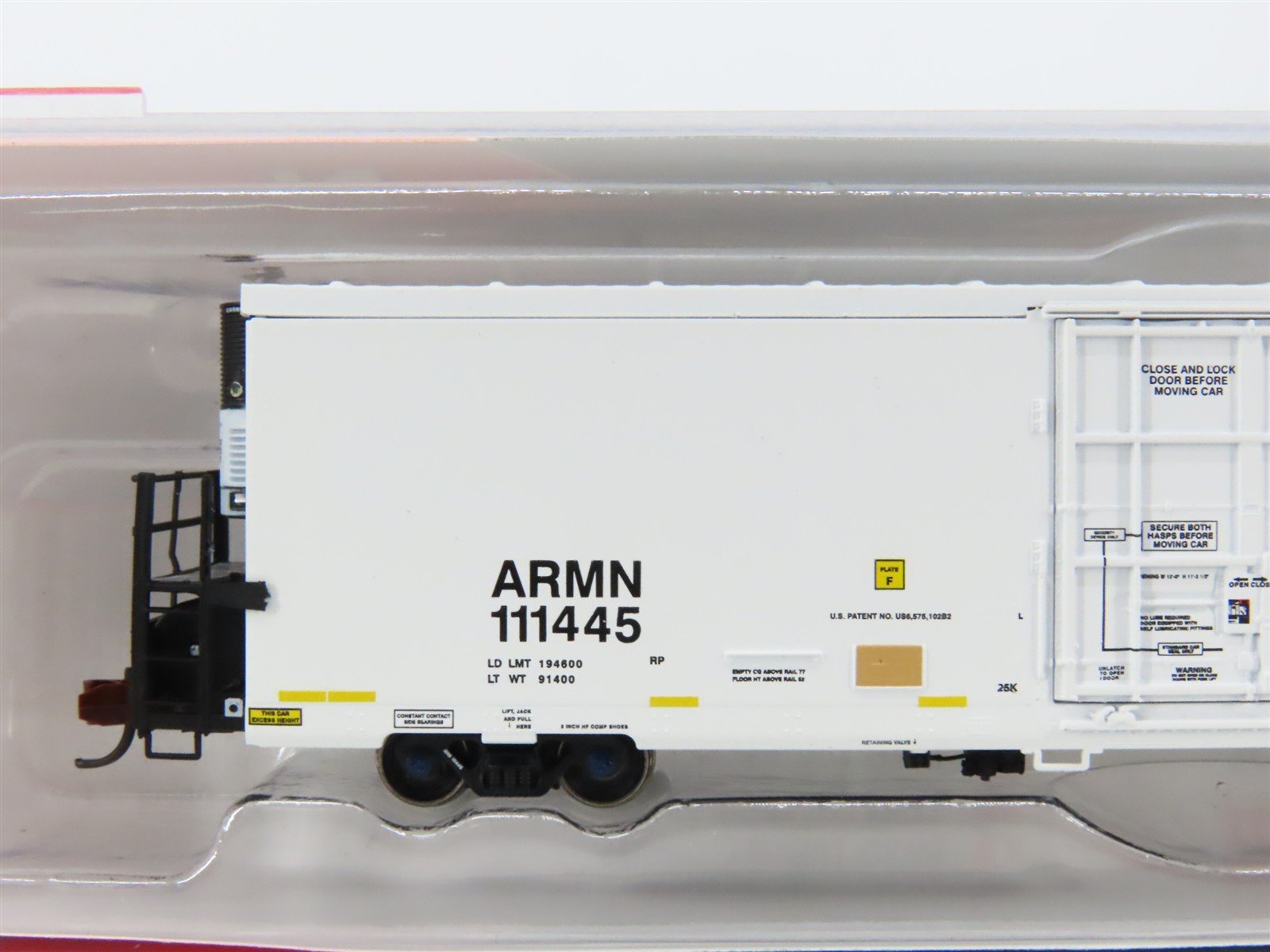N Scale BLMA Models 15023 ARMN Union Pacific Trinity 64' Modern Reefer #111445