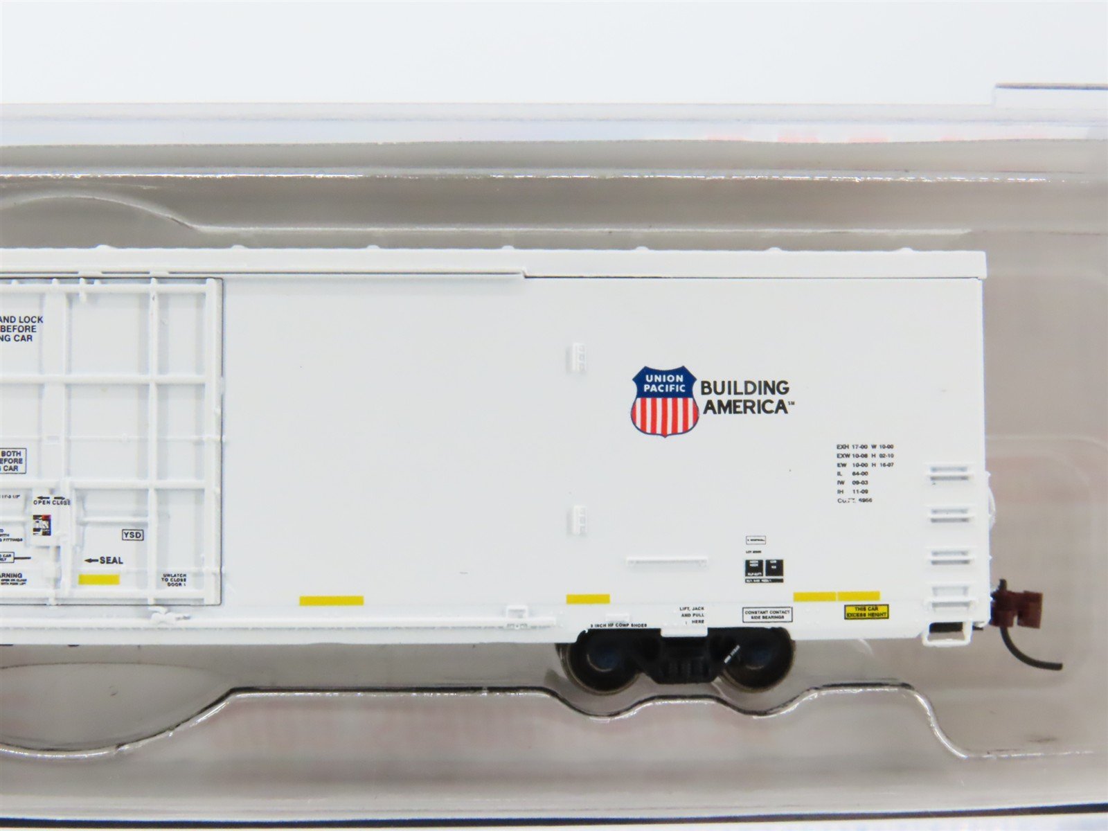 N Scale BLMA Models 15017 ARMN Union Pacific Trinity 64' Modern Reefer #111346