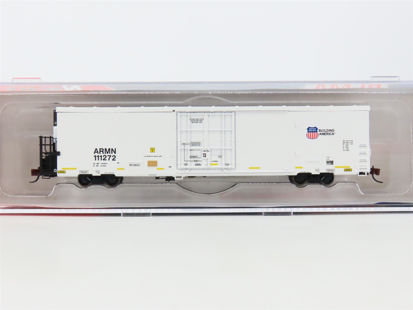 N Scale BLMA Models 15013 ARMN Union Pacific Trinity 64' Modern Reefer #111272