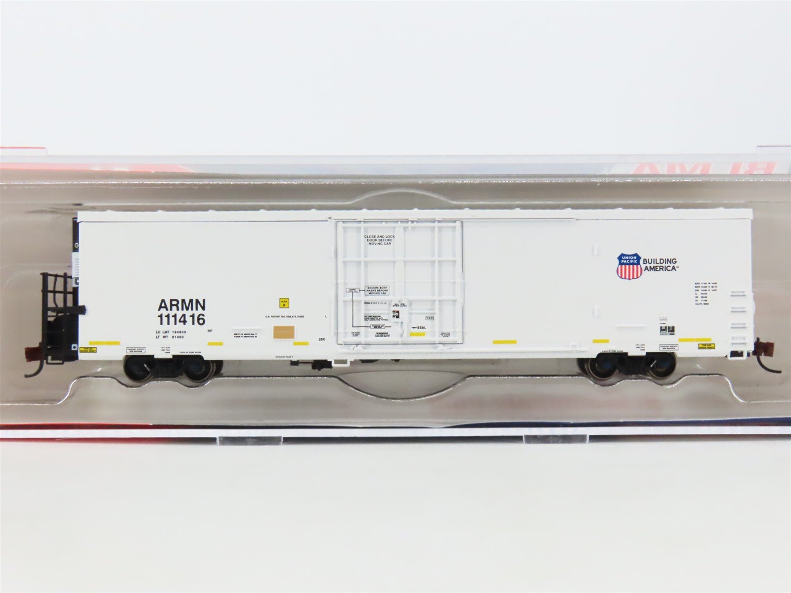 N Scale BLMA Models 15022 ARMN Union Pacific Trinity 64' Modern Reefer #111416