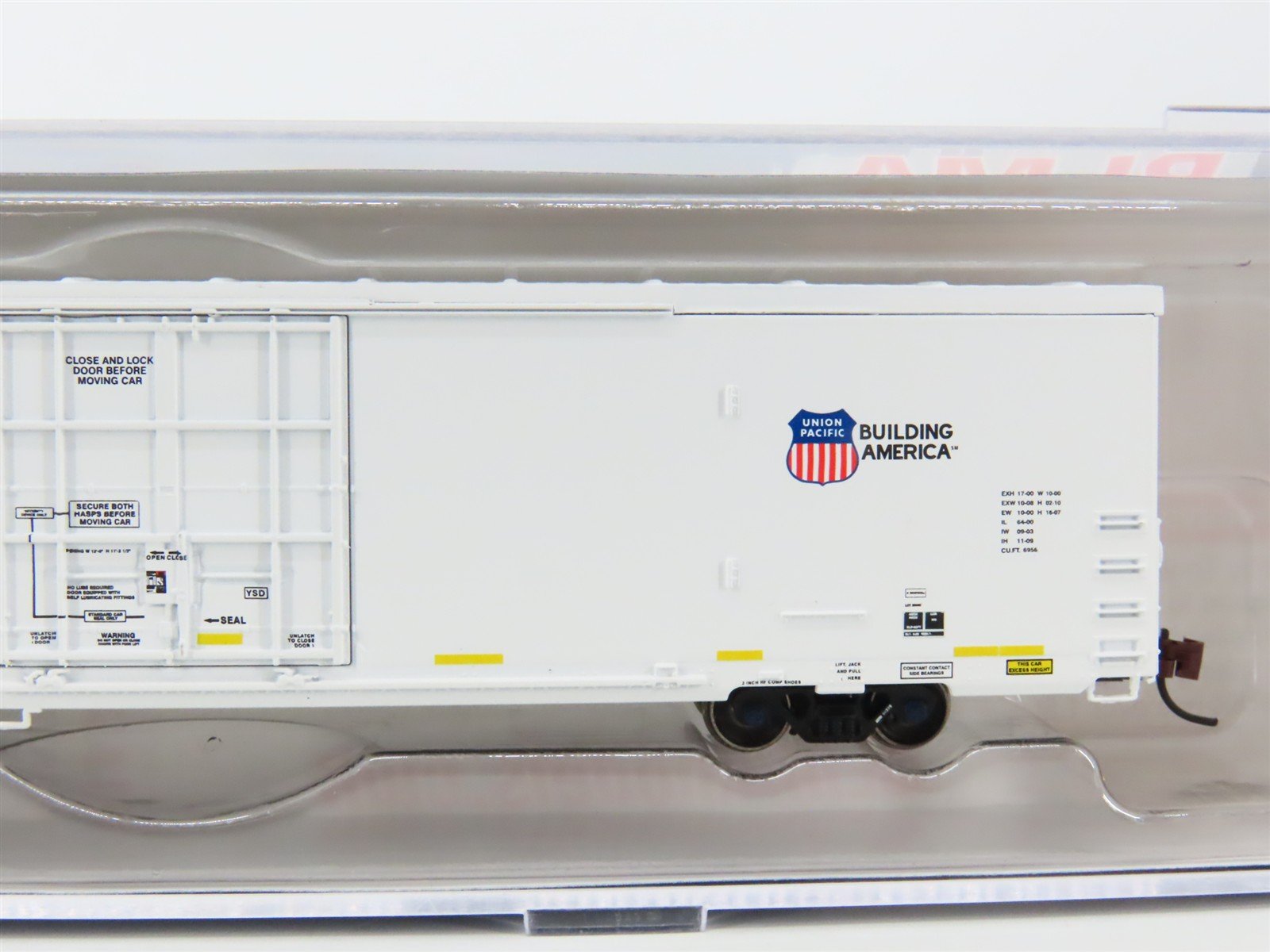 N Scale BLMA Models 15018 ARMN Union Pacific Trinity 64' Modern Reefer #111378