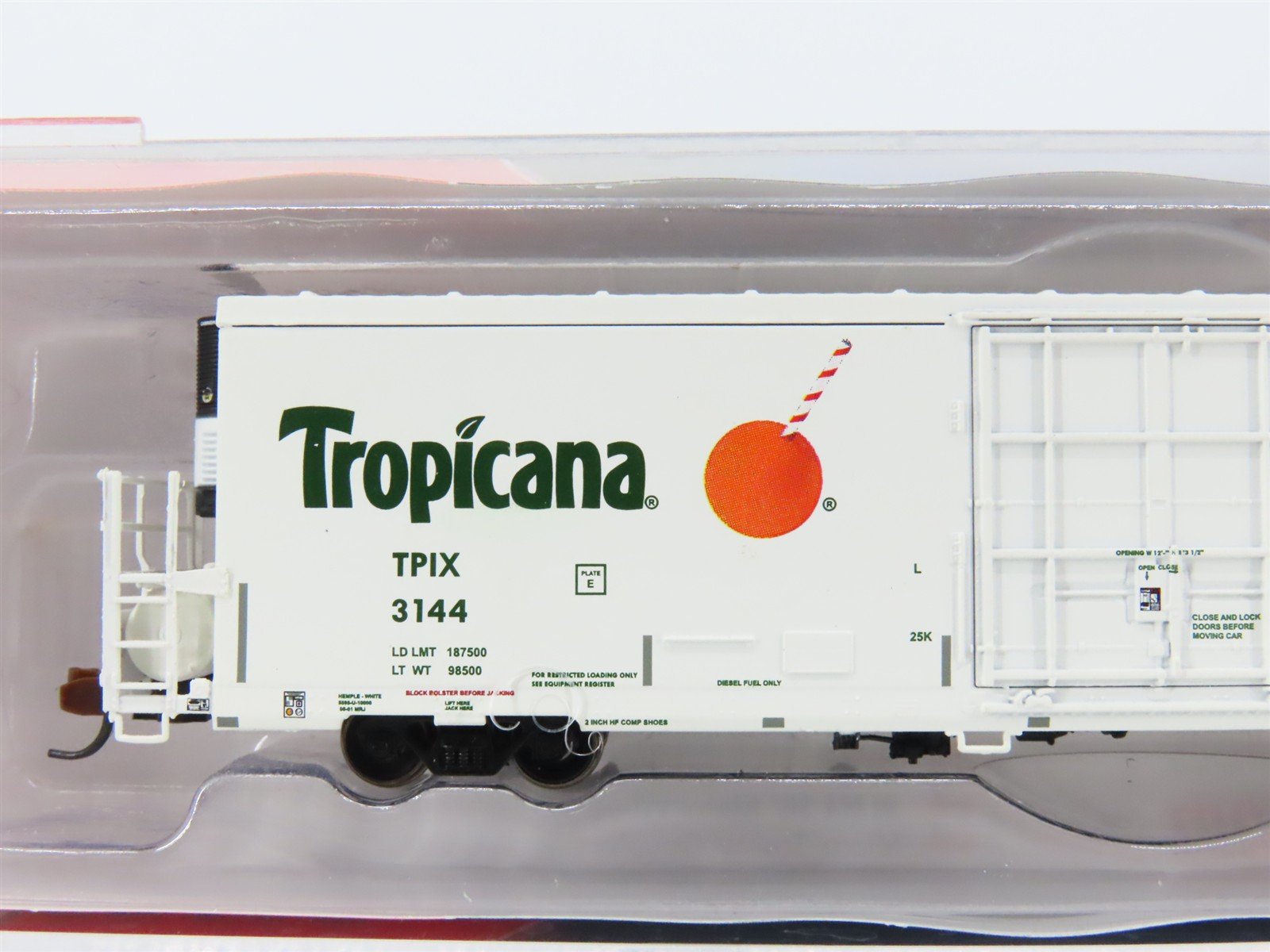 N Scale BLMA Models 15733 TPIX Tropicana Trinity 64' Modern Reefer #3144