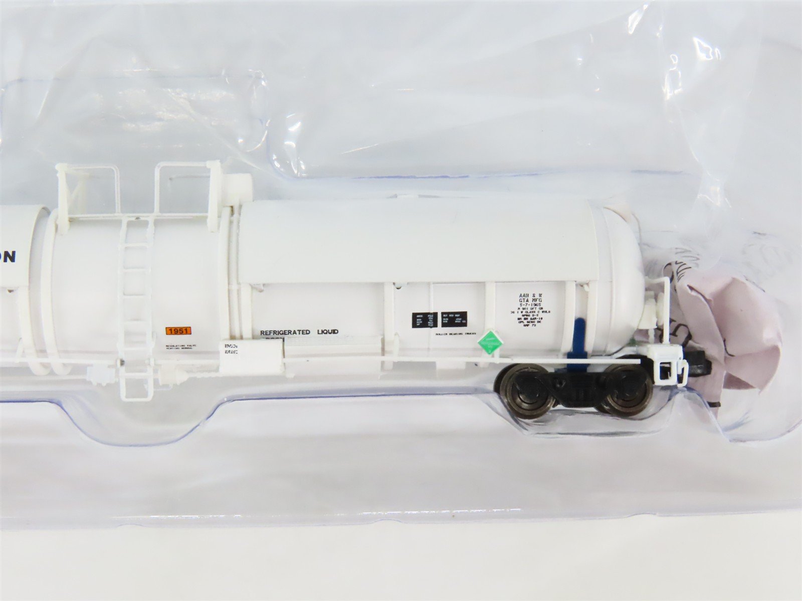 N Broadway Ltd Imports BLI 3732 UTLX Liquid Air Corp. Cryogenic Tank Car #80074