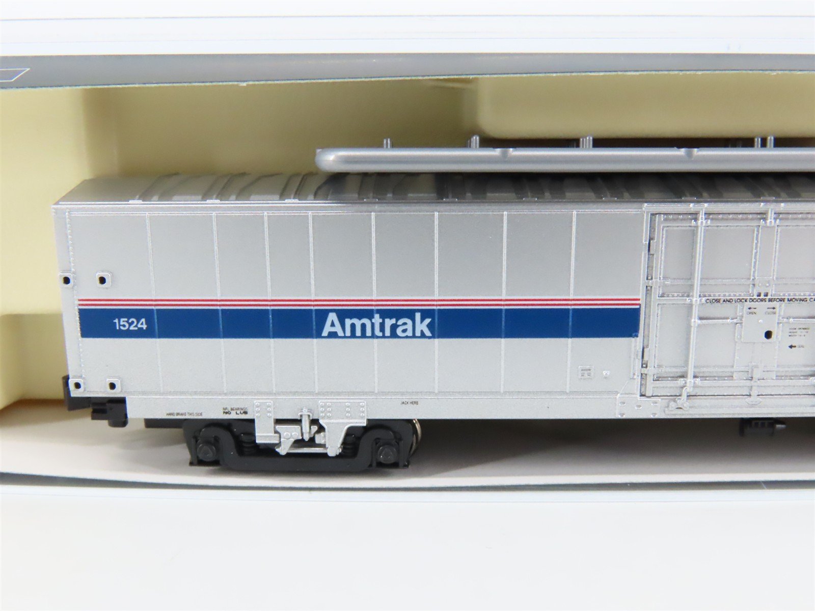 N Scale KATO 106-3503 AMTK Amtrak Phase III Material Handling Car #1524
