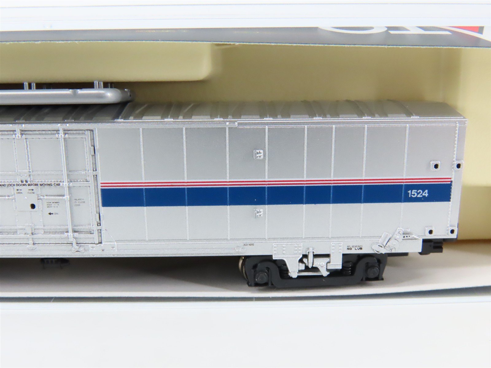N Scale KATO 106-3503 AMTK Amtrak Phase III Material Handling Car #1524