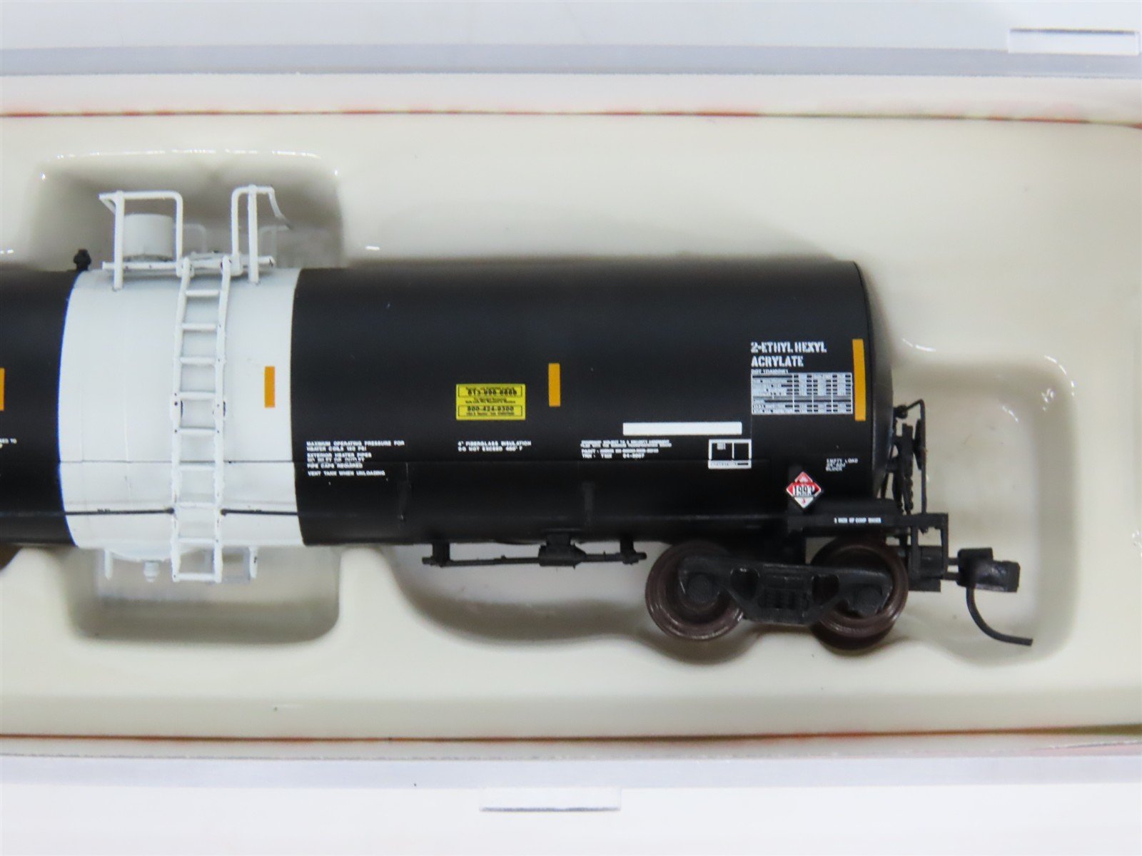 N Scale Atlas Master Line 50002751 GATX Trinity 25,500 Gallon Tank Car #18334