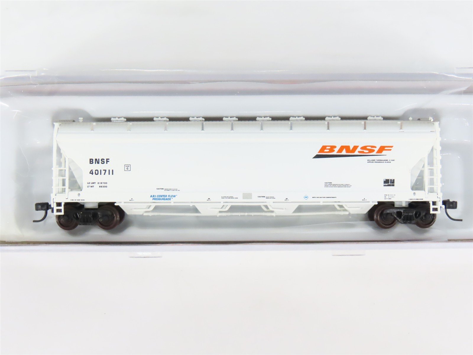 N Scale Atlas Master Line 50002696 BNSF Railway 4-Bay Covered Hopper #401711