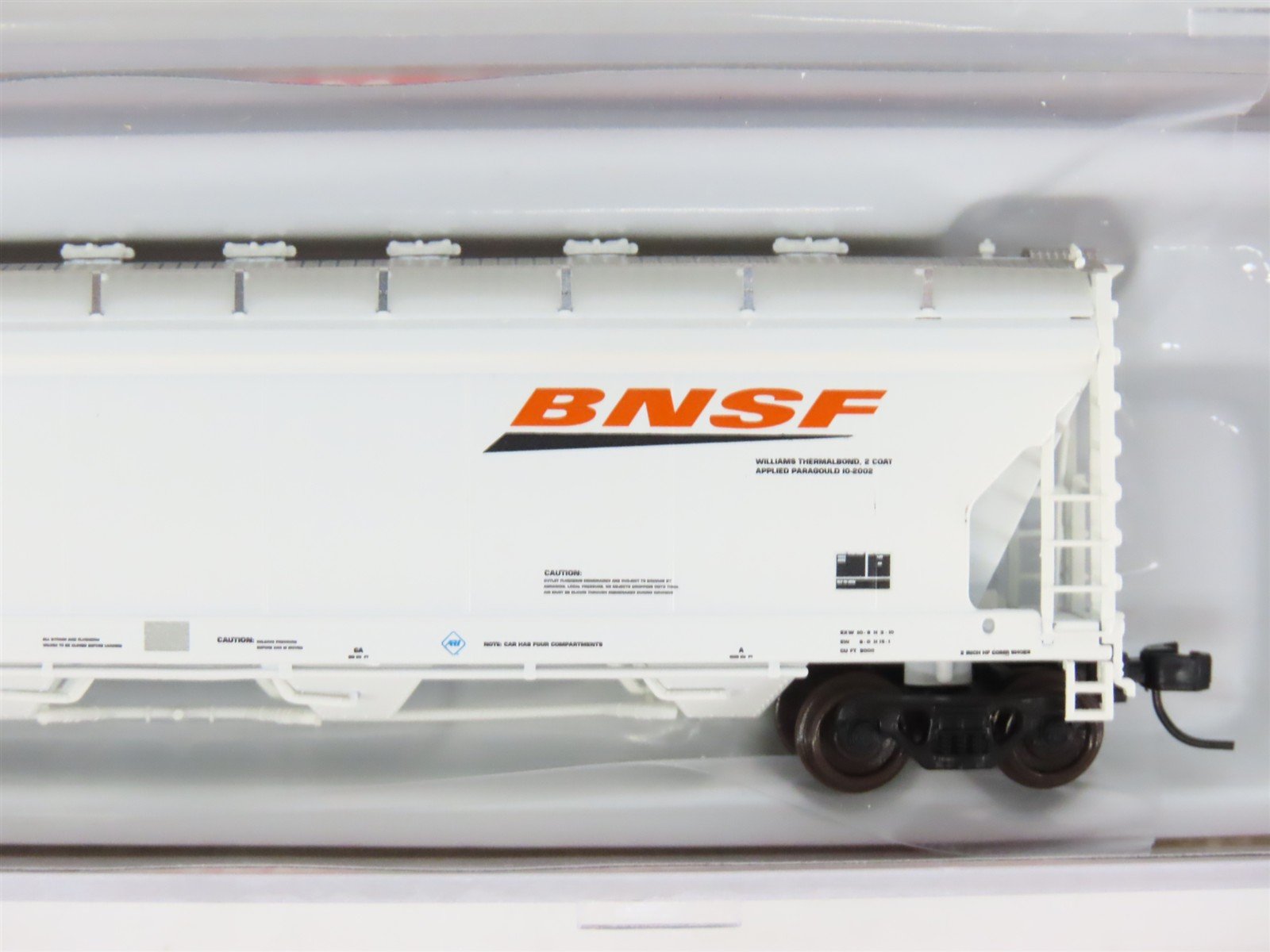 N Scale Atlas Master Line 50002696 BNSF Railway 4-Bay Covered Hopper #401711