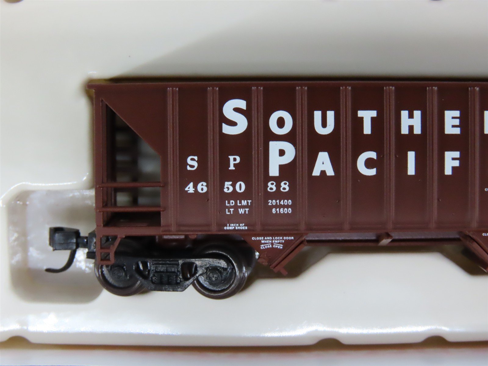 N Scale Atlas Master Line 50004546 SP Southern Pacific 2-Bay Open Hopper #465088
