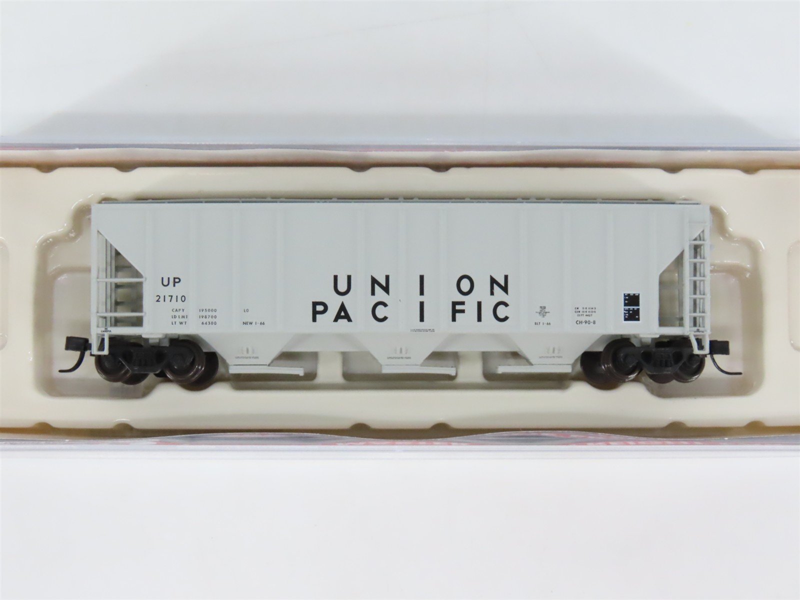 N Scale Atlas Master Line 50004603 UP Union Pacific 3-Bay Covered Hopper #21710