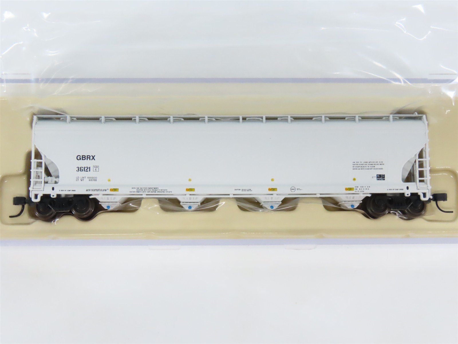 N Scale Atlas 50000211 GBRX Greenbrier ACF 5701 4-Bay Covered Hopper #36121