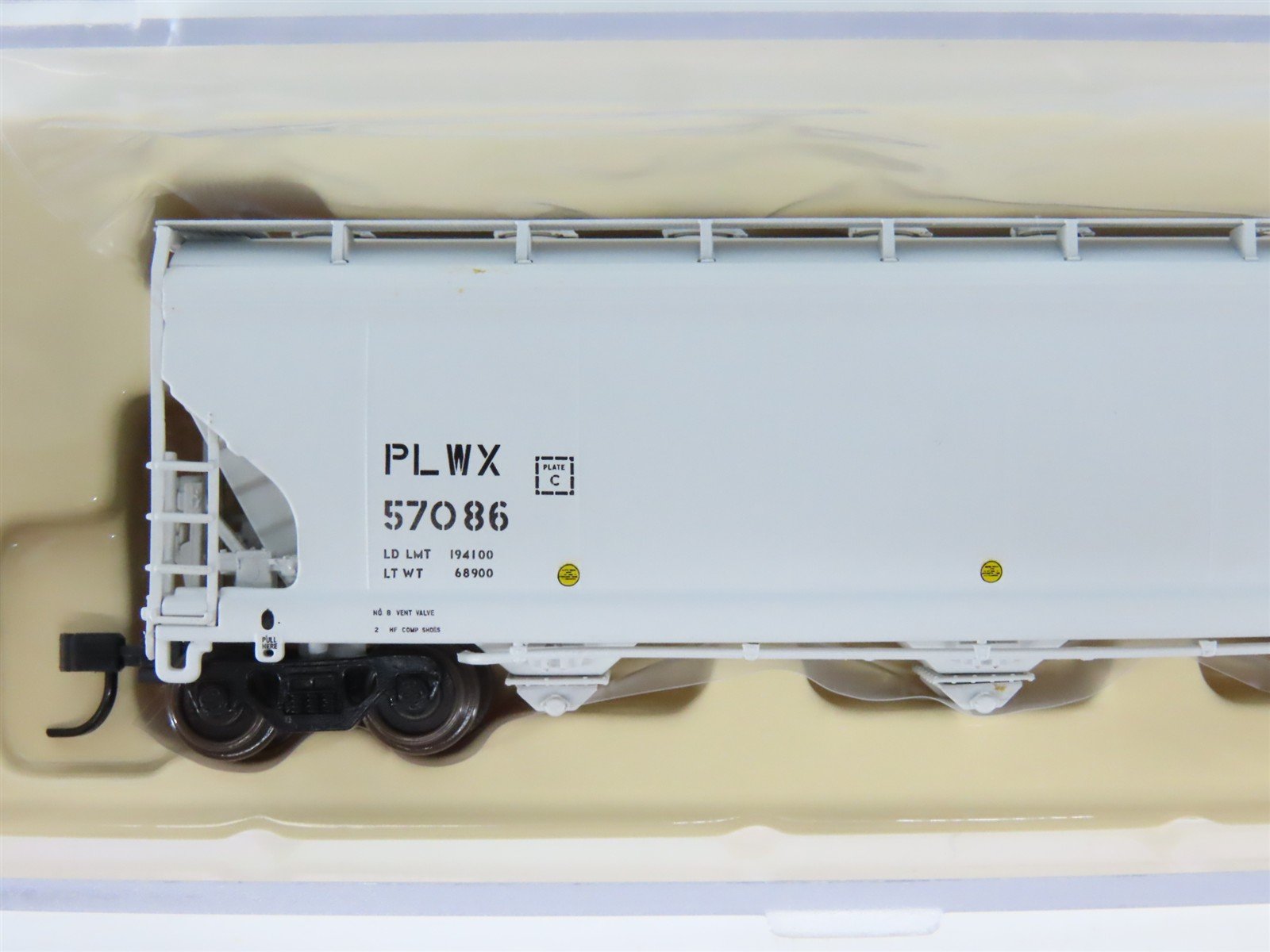 N Atlas 50000209 PLWX GE Railcar ACF 5701 Plastics 4-Bay Covered Hopper #57086