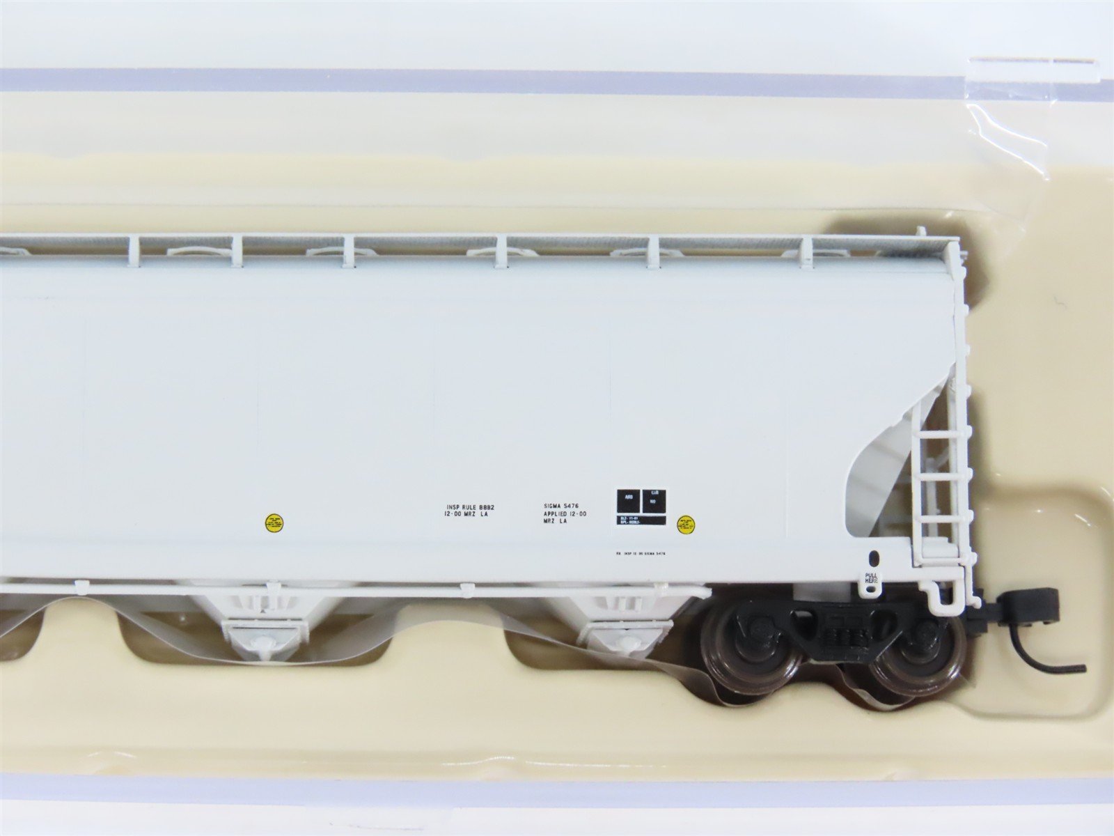 N Atlas 50000208 PLWX GE Railcar ACF 5701 Plastics 4-Bay Covered Hopper #57064