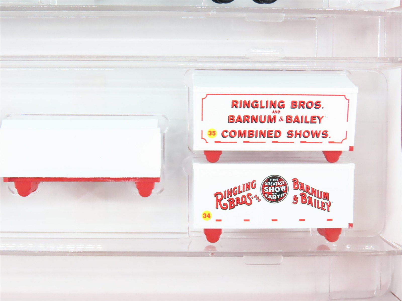 N Micro-Trains MTL 99300039 Ringling Bros Flatcar w/Loads 3-Car Runner Pack
