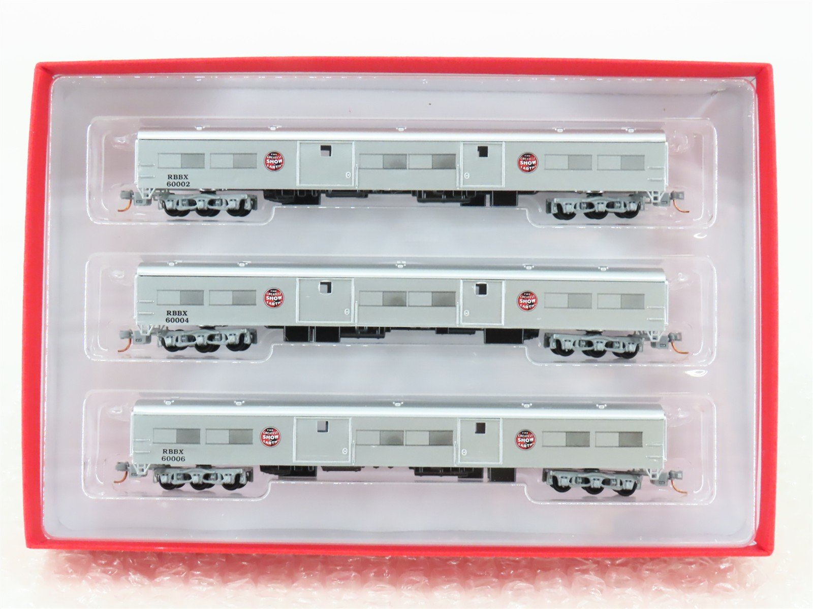 N Scale Micro-Trains MTL 99300041 Ringling Bros Passenger 3-Car Runner Pack