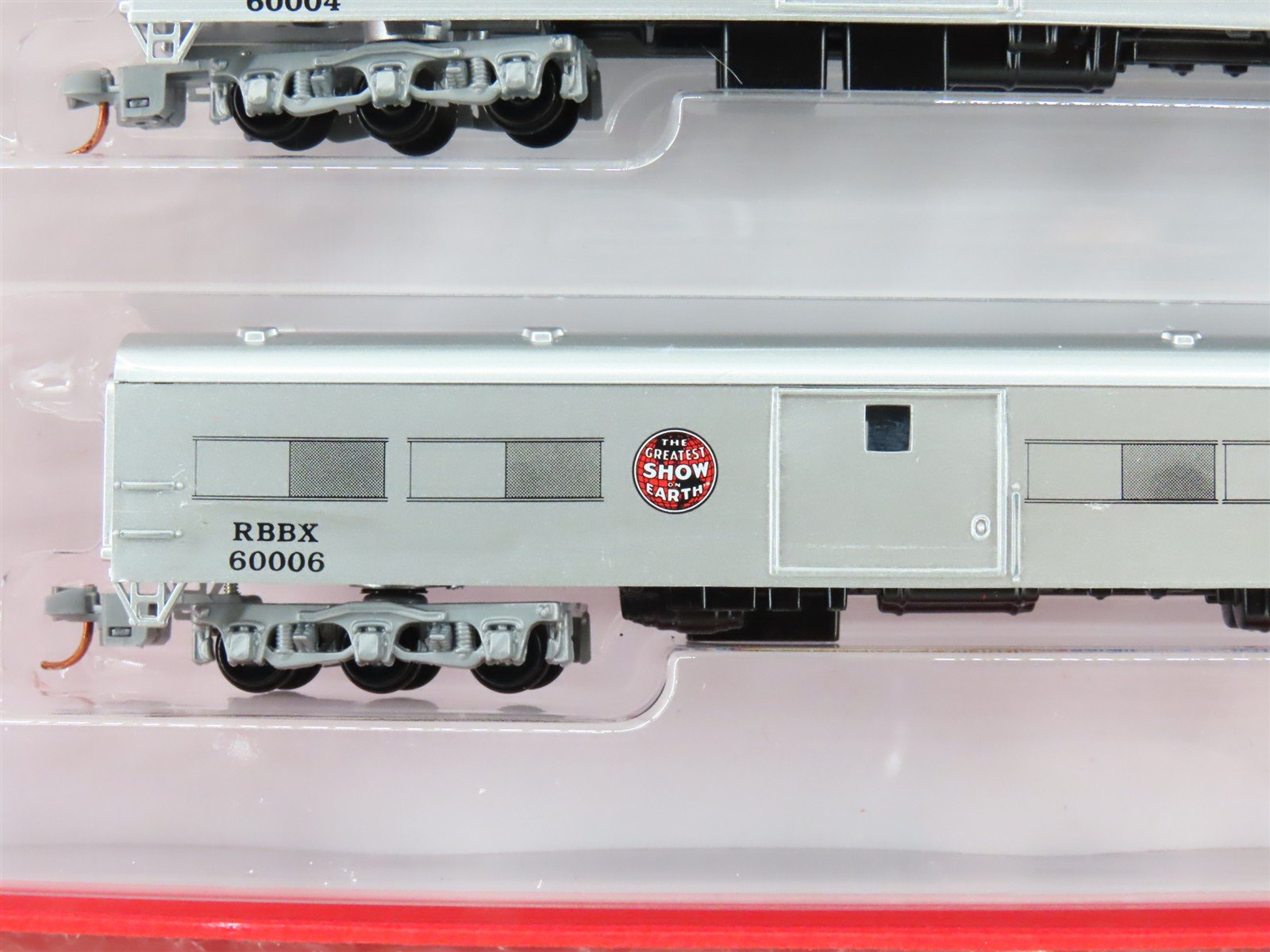 N Scale Micro-Trains MTL 99300041 Ringling Bros Passenger 3-Car Runner Pack