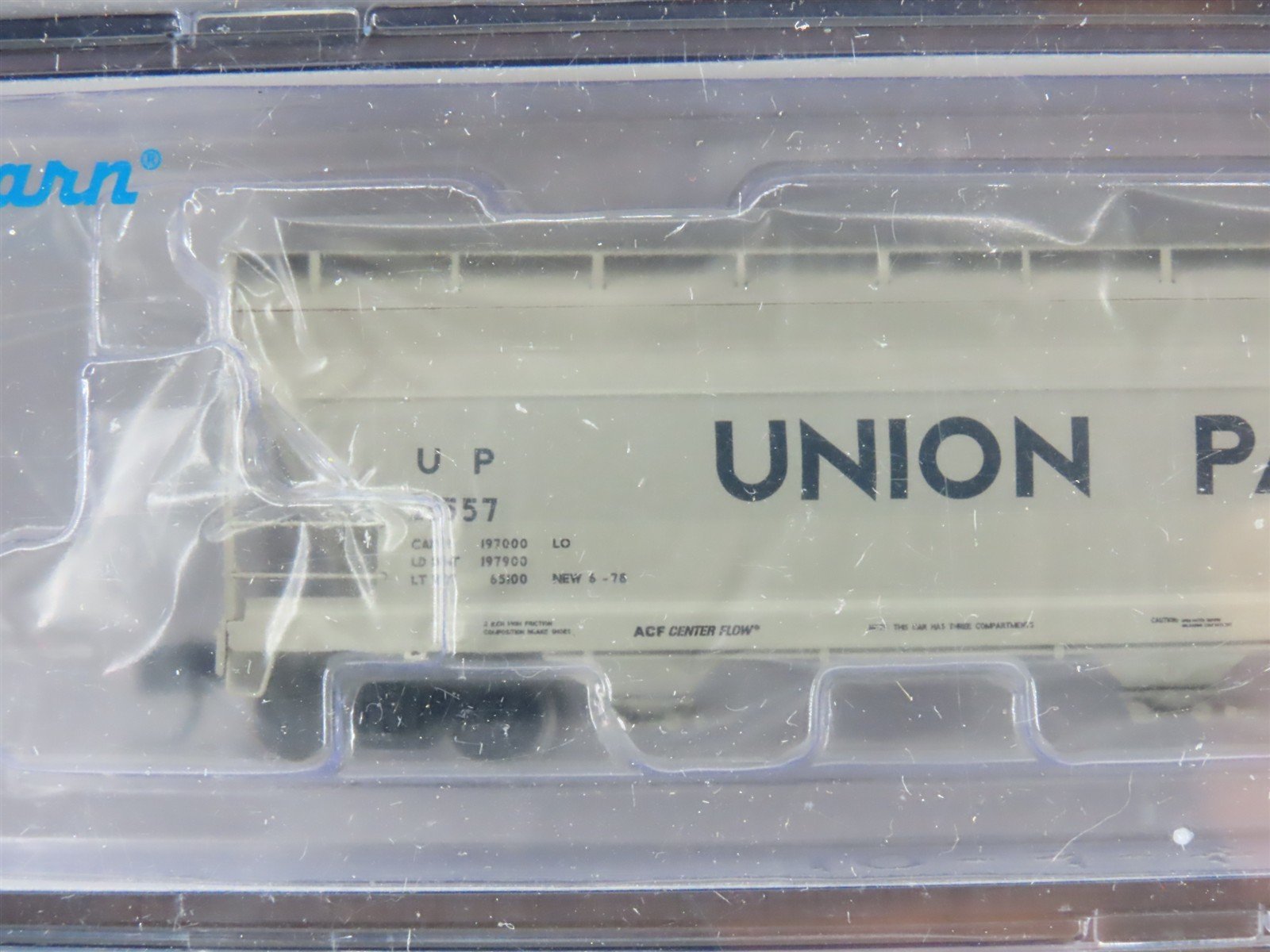N Athearn ATH 7884 UP Union Pacific ACF 4600 3-Bay Covered Hopper 3-Car Pack