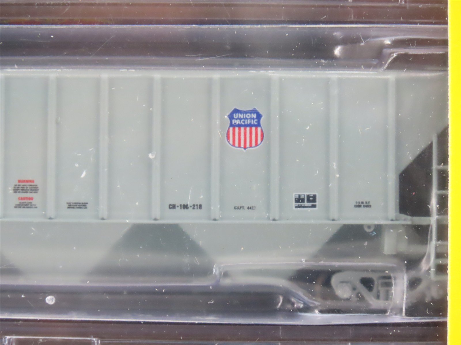 N Scale Athearn ATH27446 MP/CNW/UP 3-Bay Covered Hopper 3-Car Pack