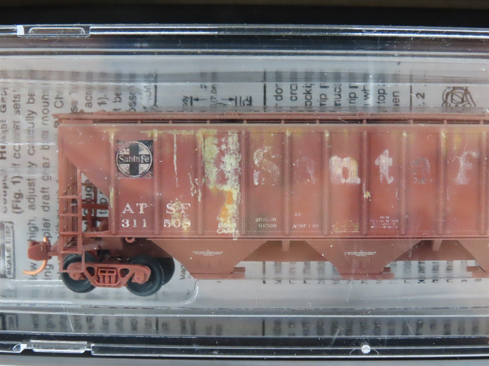 N Micro-Trains MTL 99305310 ATSF Weathered 3-Bay Hopper 4-Car Runner Pack