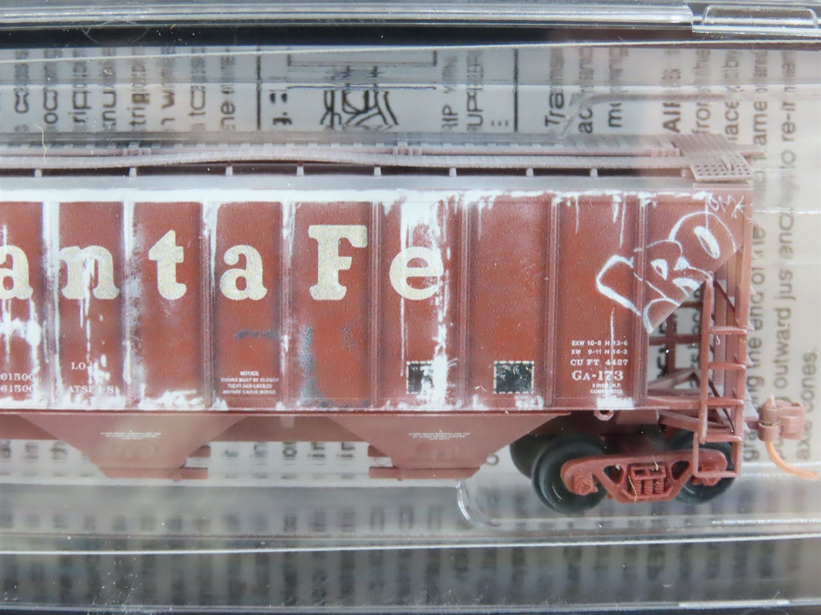 N Micro-Trains MTL 99305310 ATSF Weathered 3-Bay Hopper 4-Car Runner Pack