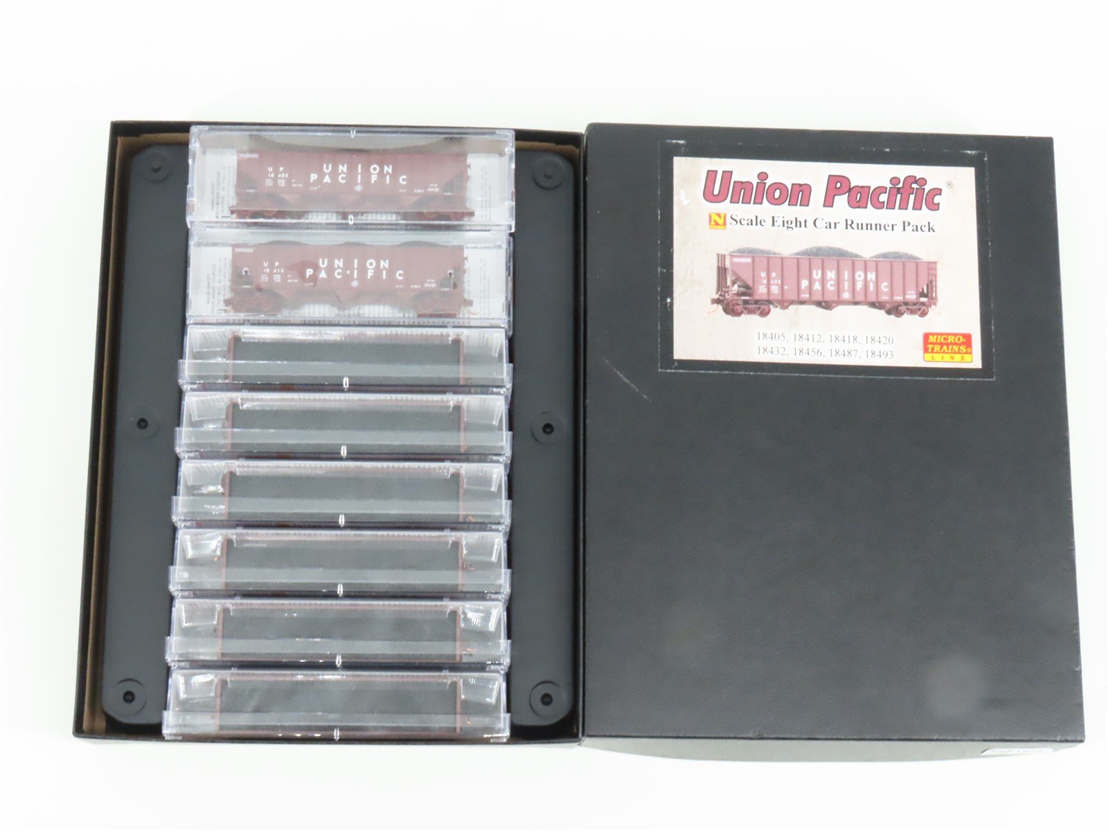 N Micro-Trains MTL 99300814 UP Union Pacific 3-Bay Hopper 8-Car Runner Pack