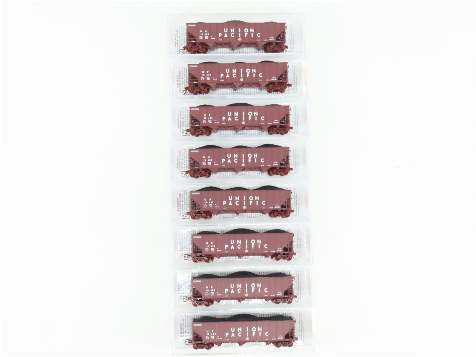 N Micro-Trains MTL 99300814 UP Union Pacific 3-Bay Hopper 8-Car Runner Pack