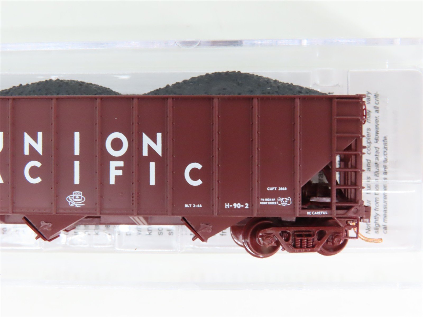 N Micro-Trains MTL 99300814 UP Union Pacific 3-Bay Hopper 8-Car Runner Pack