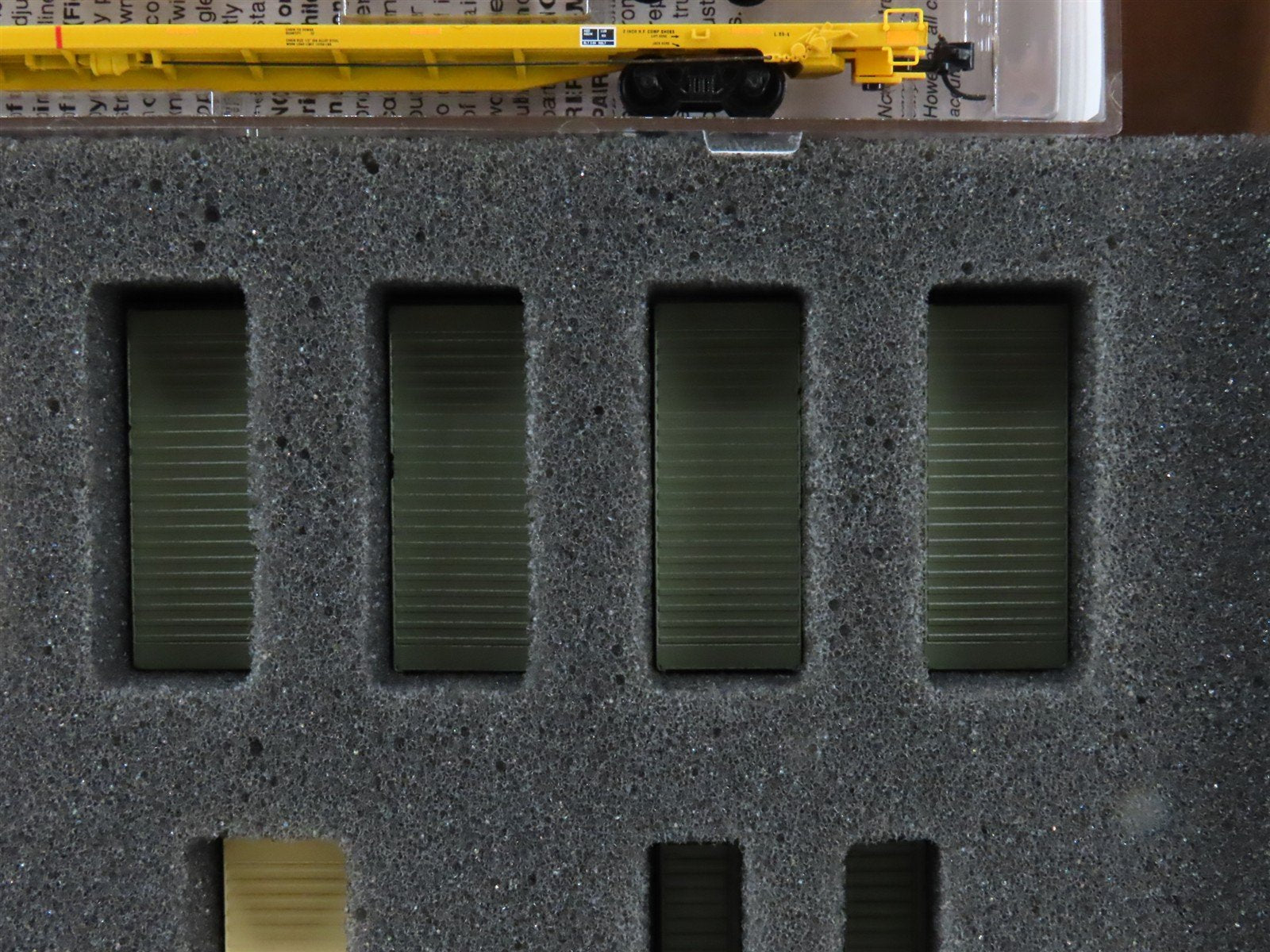 N Scale Micro-Trains MTL 99301900 DODX COFC Flatcar w/Loads 3-Car Runner Pack
