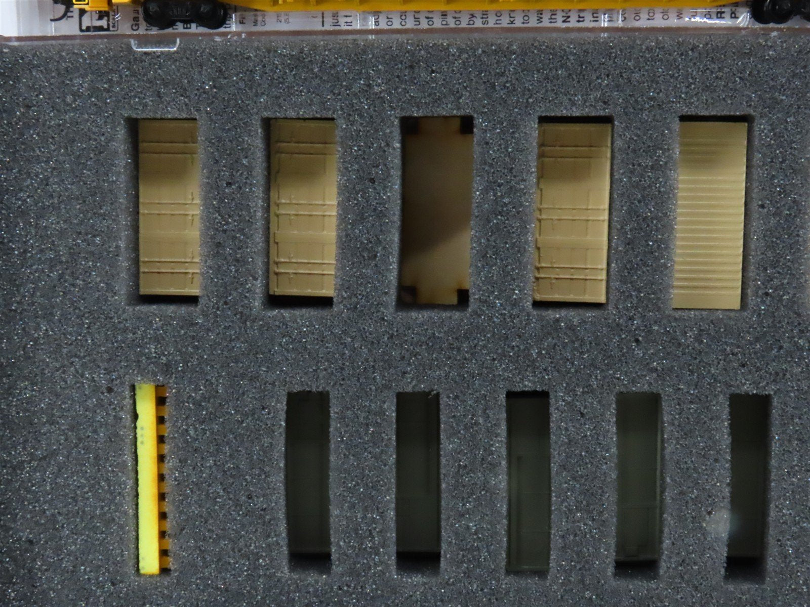 N Scale Micro-Trains MTL 99301910 DODX COFC Flatcar w/Loads 3-Car Runner Pack