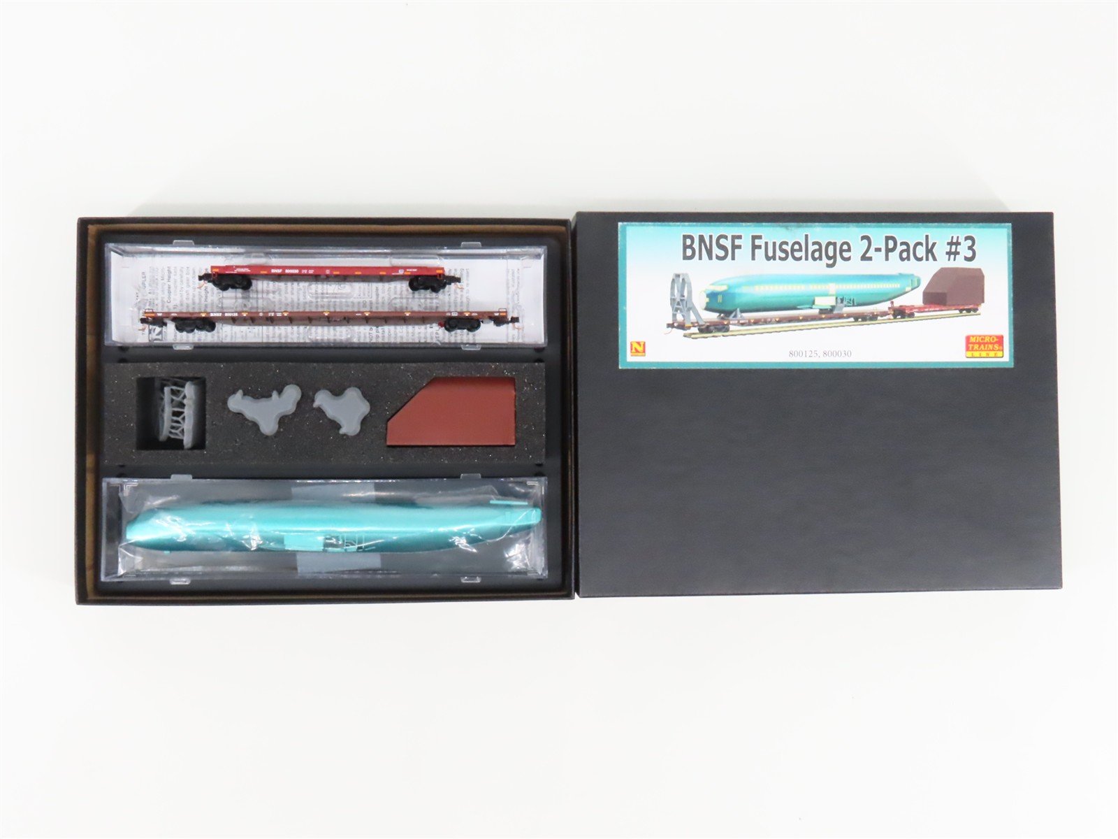 N Scale Micro-Trains MTL 99301563 BNSF Fuselage Flatcar 2-Car Runner Pack