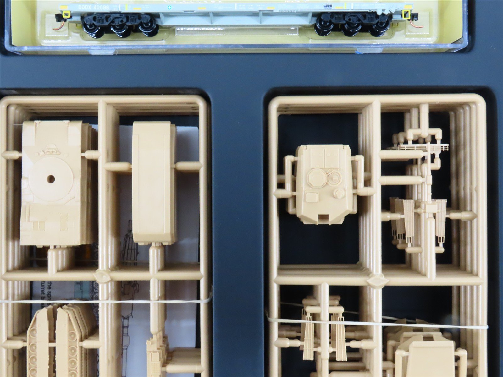 N Scale Micro-Trains MTL 99301630 DOD Mixed Flatcars w/Loads 3-Car Runner Pack