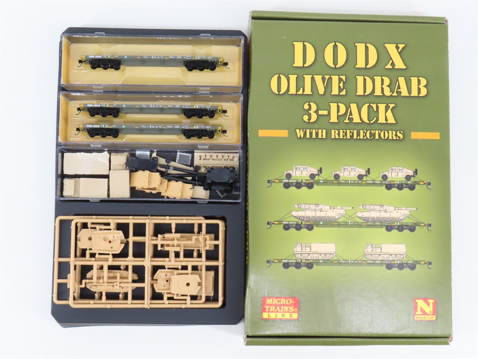 N Micro-Trains MTL 99301811 DODX Olive Drab Flatcars w/Loads 3-Car Runner Pack