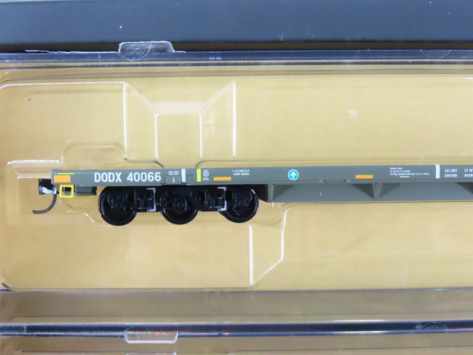 N Micro-Trains MTL 99301811 DODX Olive Drab Flatcars w/Loads 3-Car Runner Pack