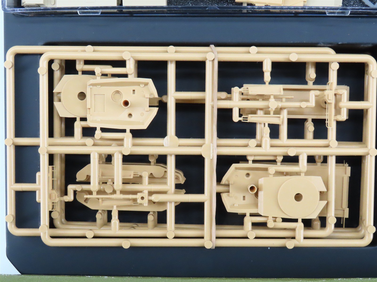 N Micro-Trains MTL 99301811 DODX Olive Drab Flatcars w/Loads 3-Car Runner Pack