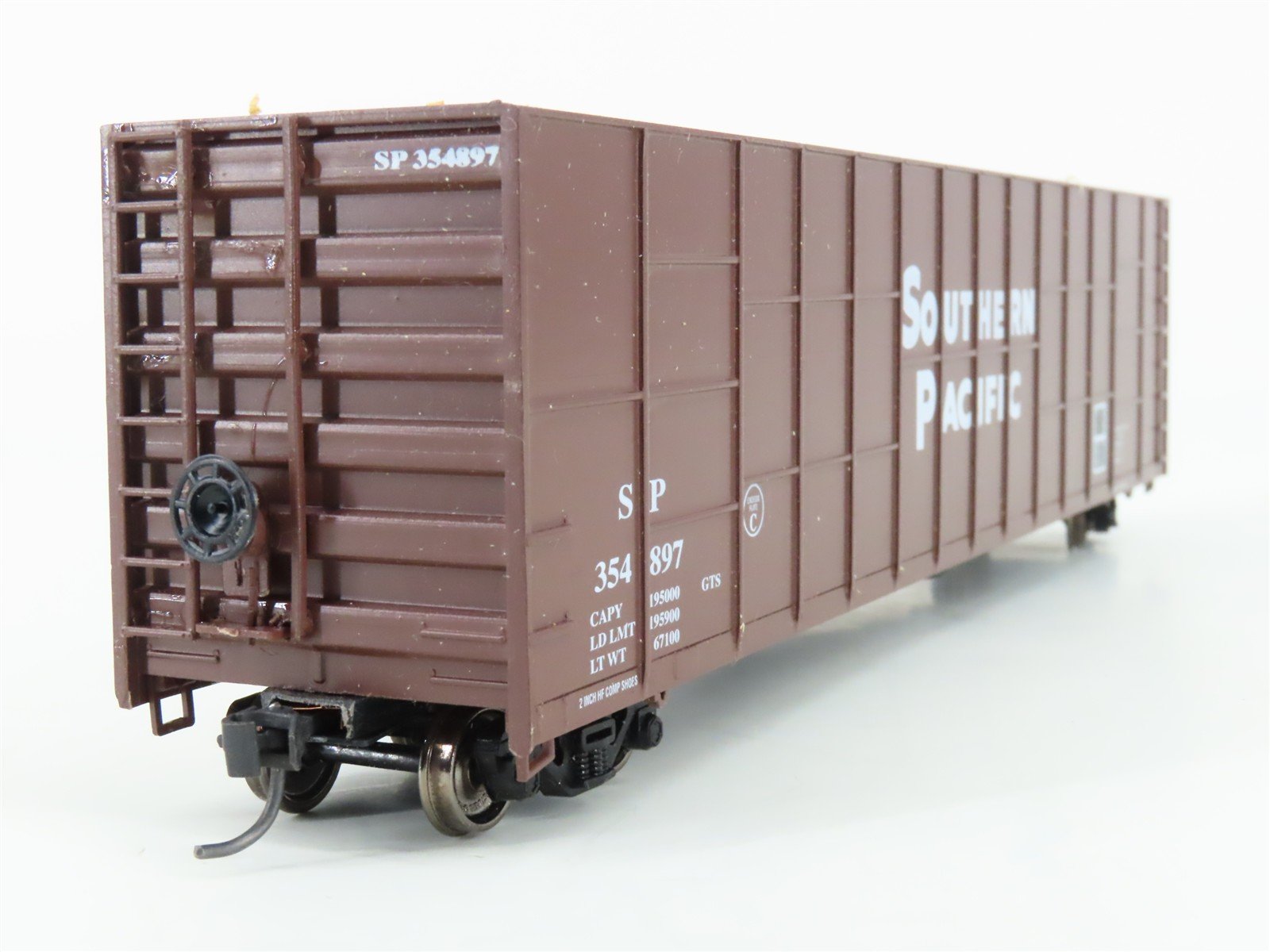 HO Scale E&C Shops 0121 SP Southern Pacific 62' Woodchip Hopper #354897 w/ Load